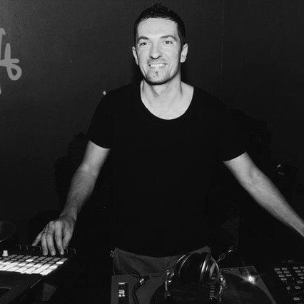 DEEP UNIT hinter den Decks